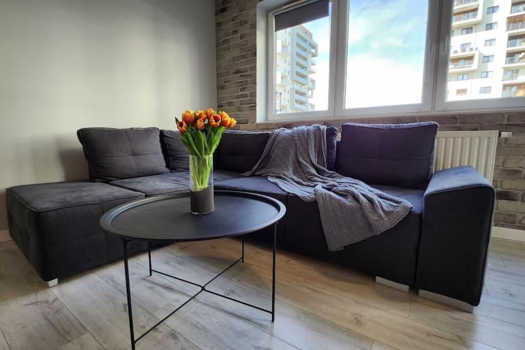 Apartstars - Powstancow #32 With Terrace เชชูฟ ภายนอก รูปภาพ